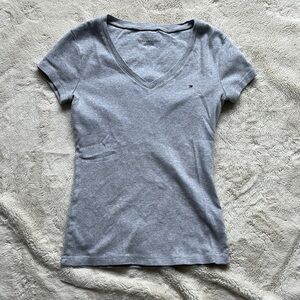 Tommy Hilfiger Gray V-Neck Tee – Size S | 100% Cotton | Classic Prep |